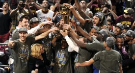 康利弧顶穿针三分稳定军心，逆转森林狼下半场惊险命中